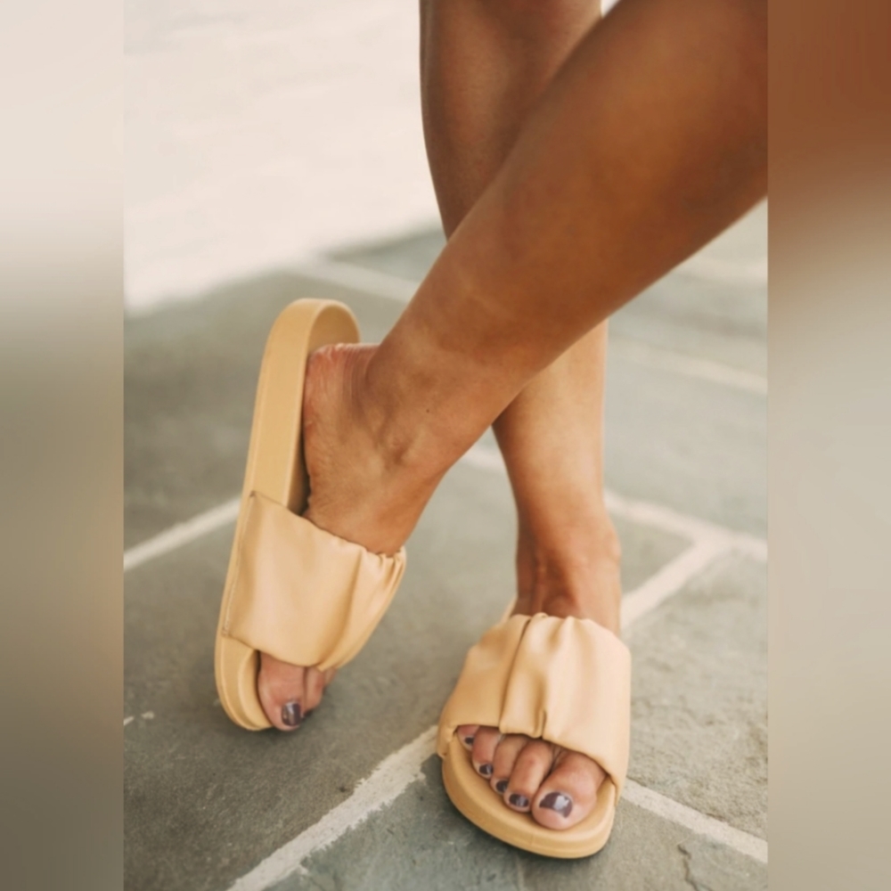 Camel Posh Slide Sandals🧡🩷